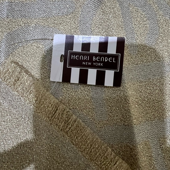 HENRI BENDEL CLASSICS SPARKLE PASHMINA - Picture 3 of 13